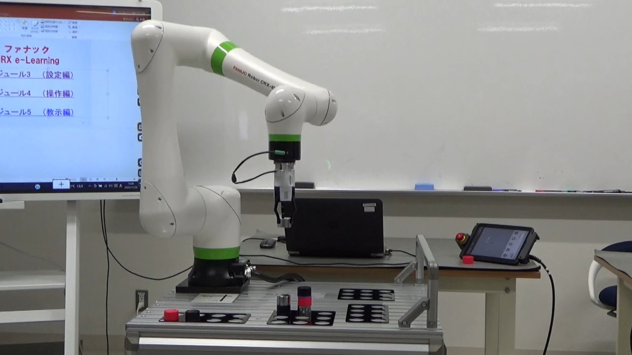 協働ロボットの授業を開始しました