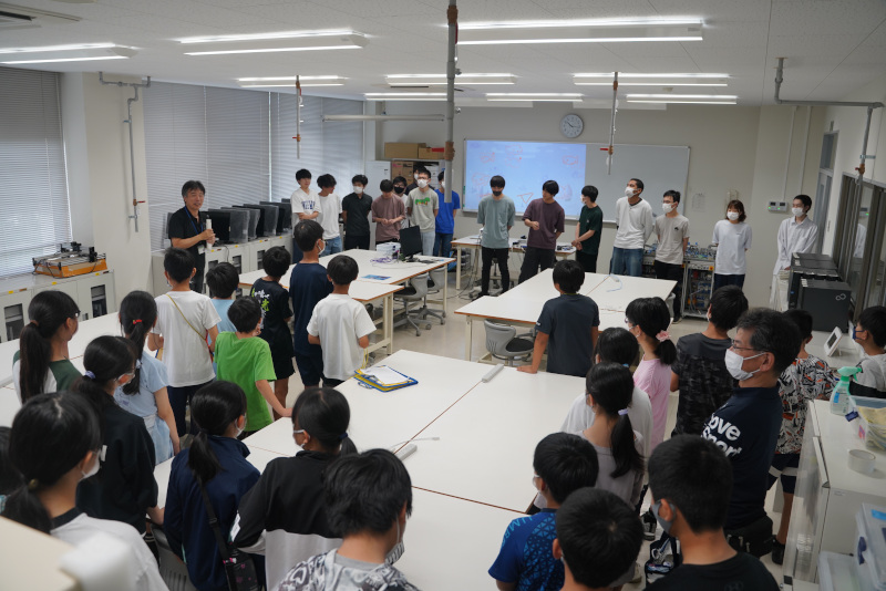 南箕輪村小学校6年1組の児童と一緒にものづくりをします