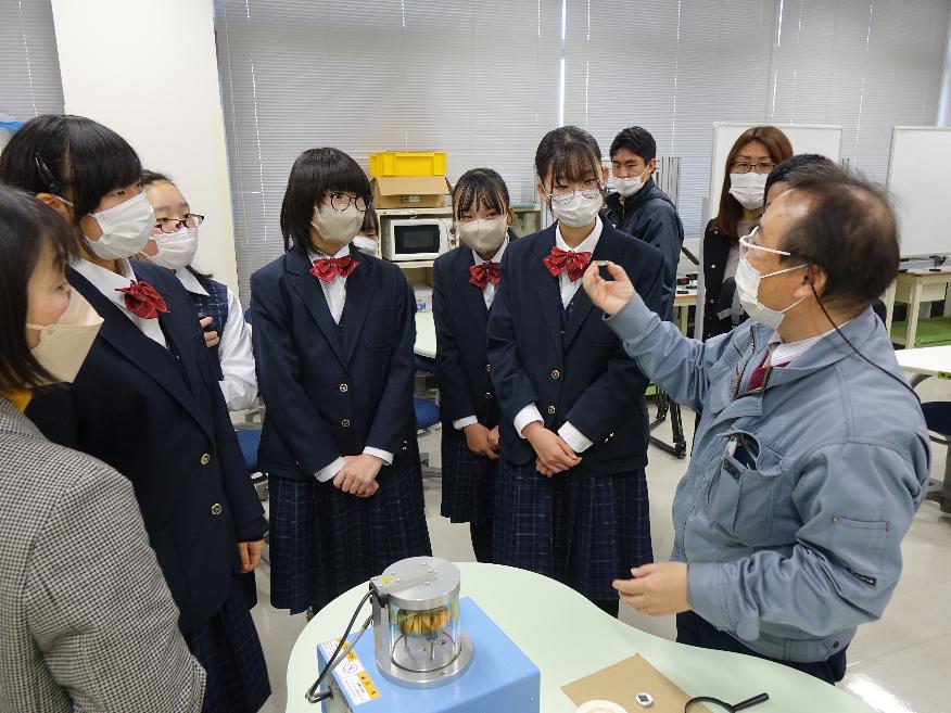 伊那市立東部中の科学部さんと体験講座を開催しました