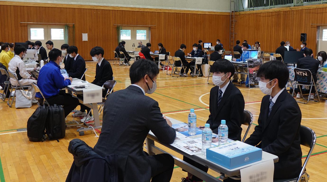 専門課程1年生向けに校内企業研究会を実施しました