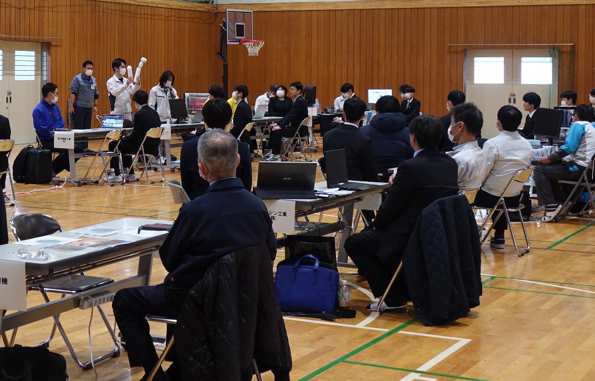 専門課程1年生向けに校内企業研究会を実施しました